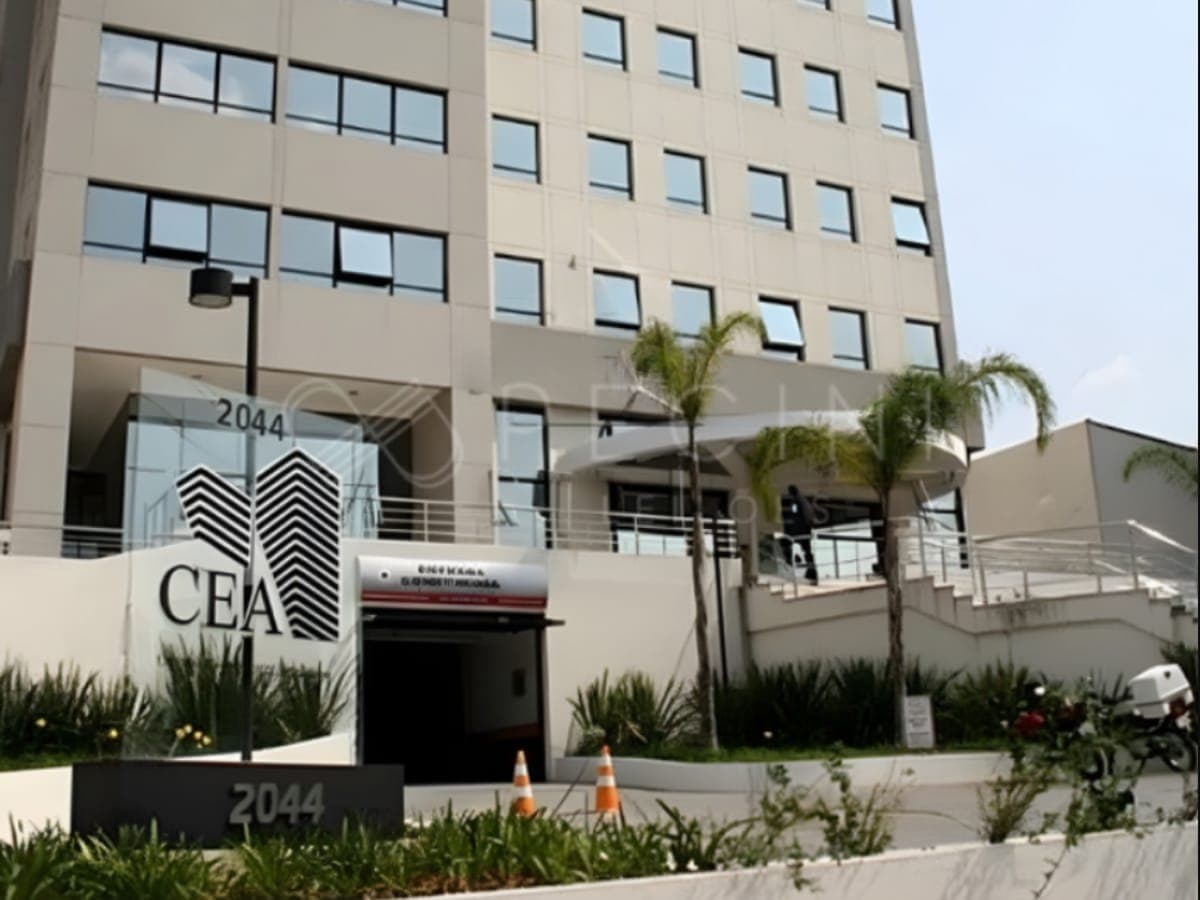 Fachada do Centro Empresarial Araguaia (CEA I), em Alphaville